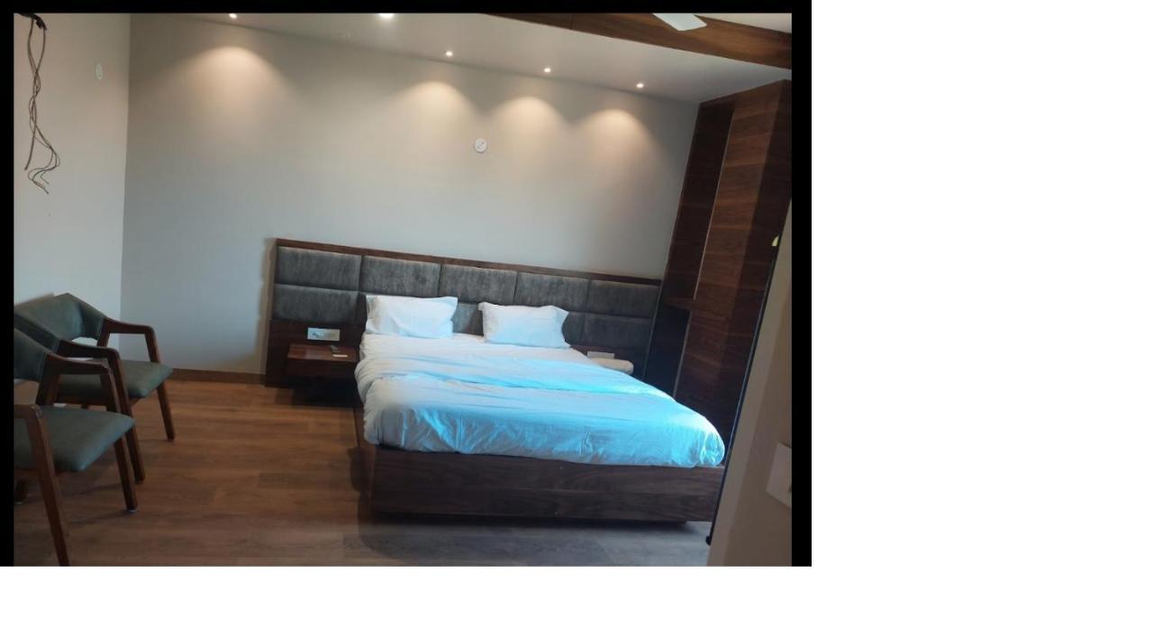 Hotel Endora Patiāla Exteriér fotografie